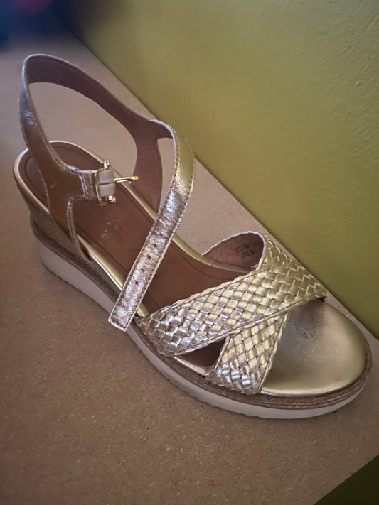 Zilverkleurige sandalen12