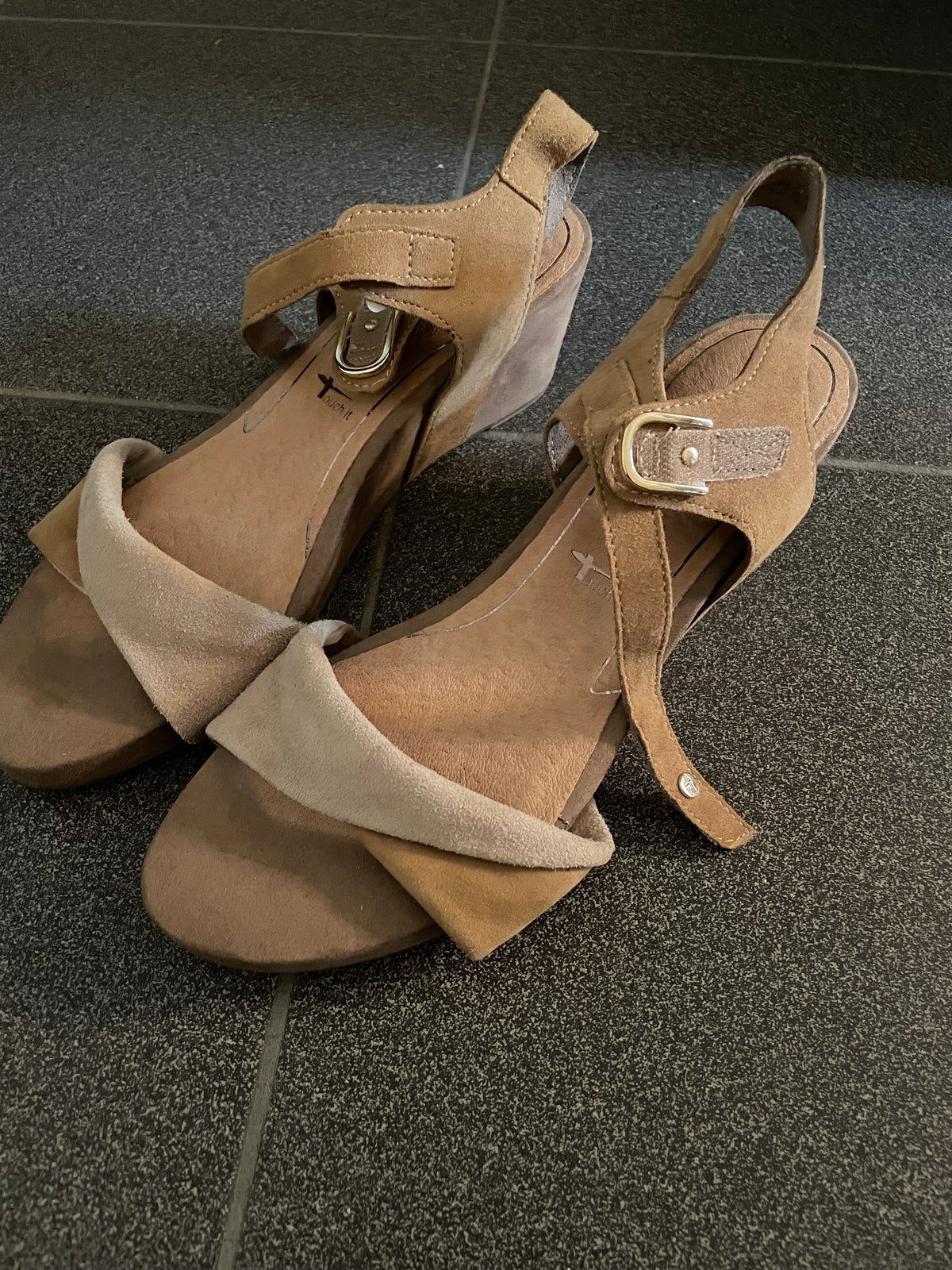 Beige hakken