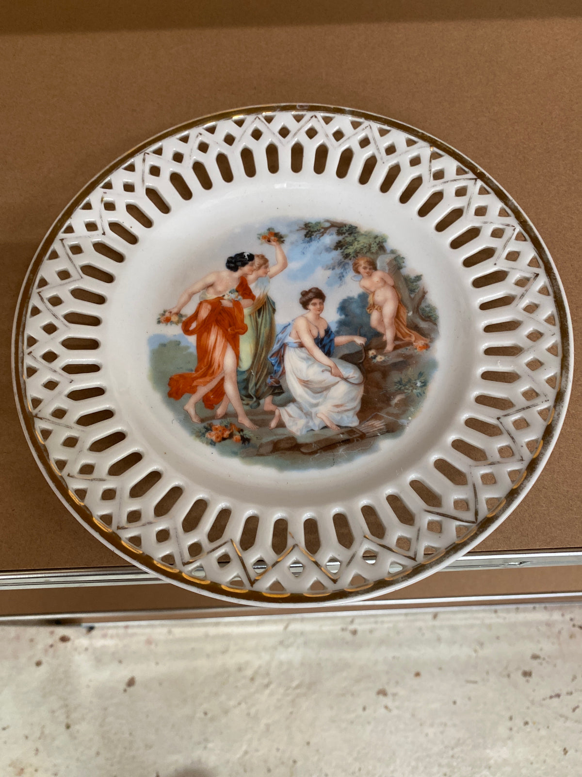 Vintage porseleinen bord vrouwen