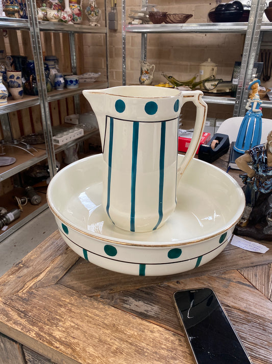 Art deco schenkkan