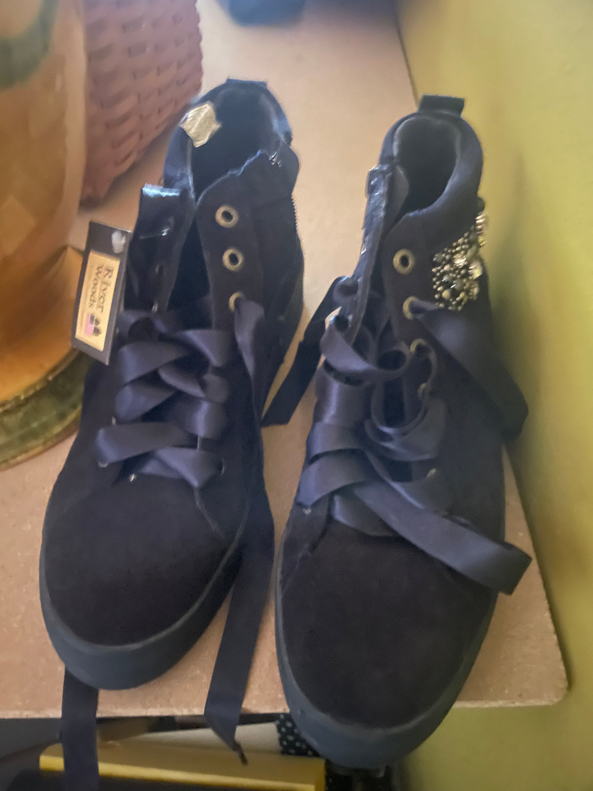 Donker blauwe sneakers