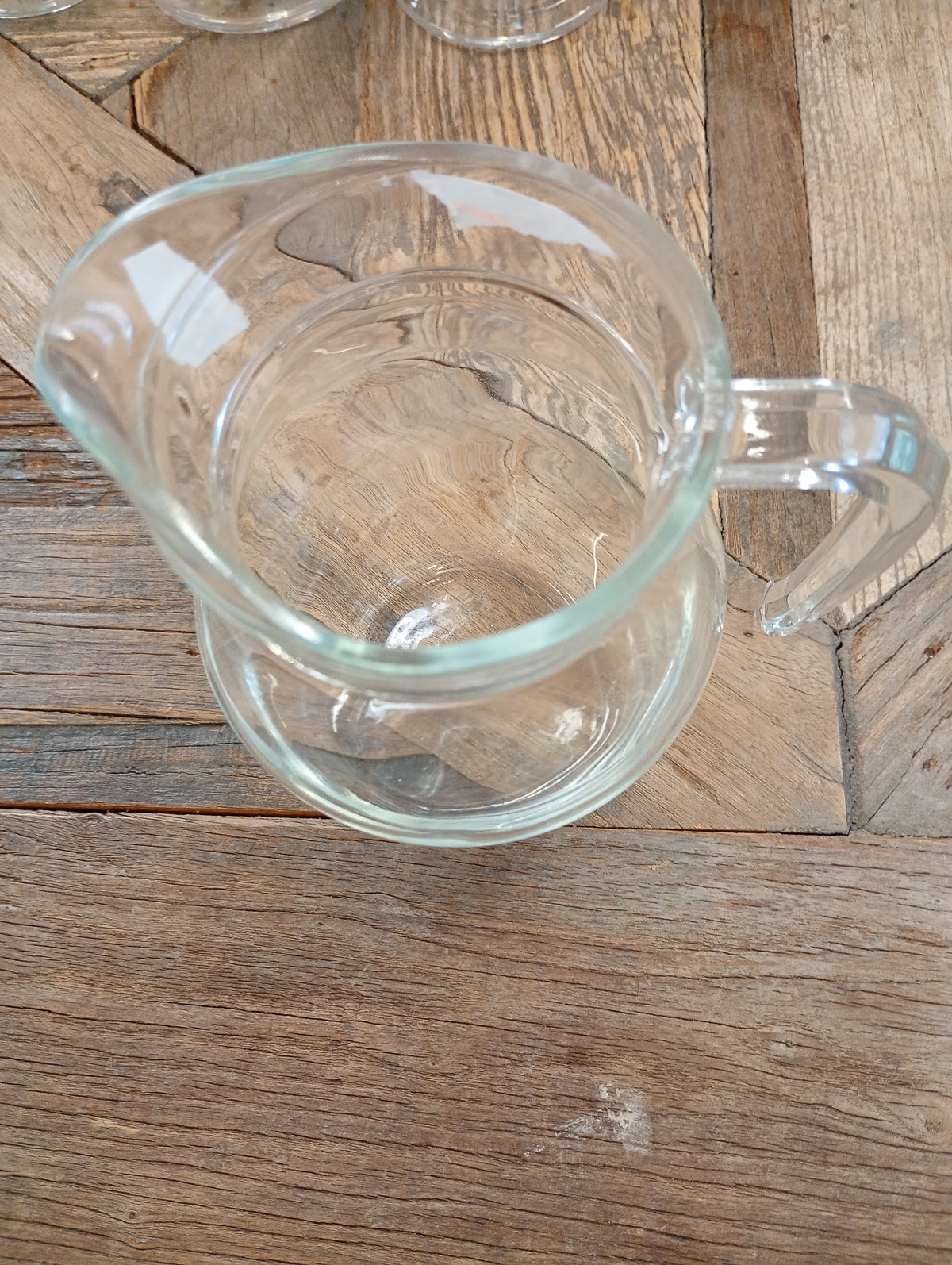 Karaf met handvat
