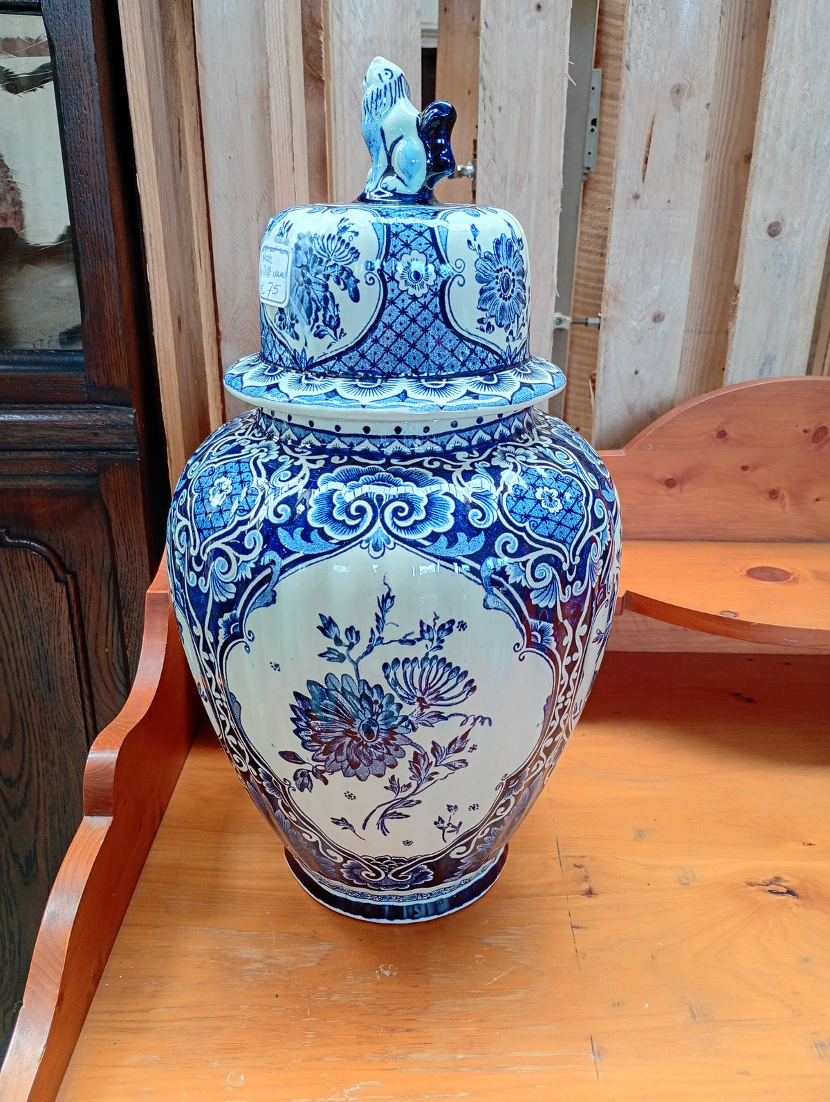 Grote Delfts blauwe vaas met deksel