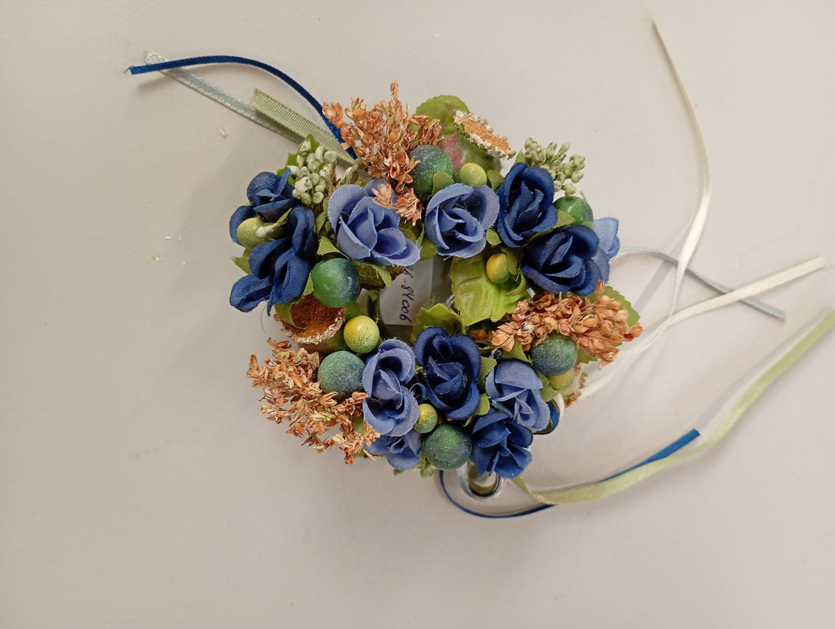 Bloemenkrans voor rond kaarsenhouder