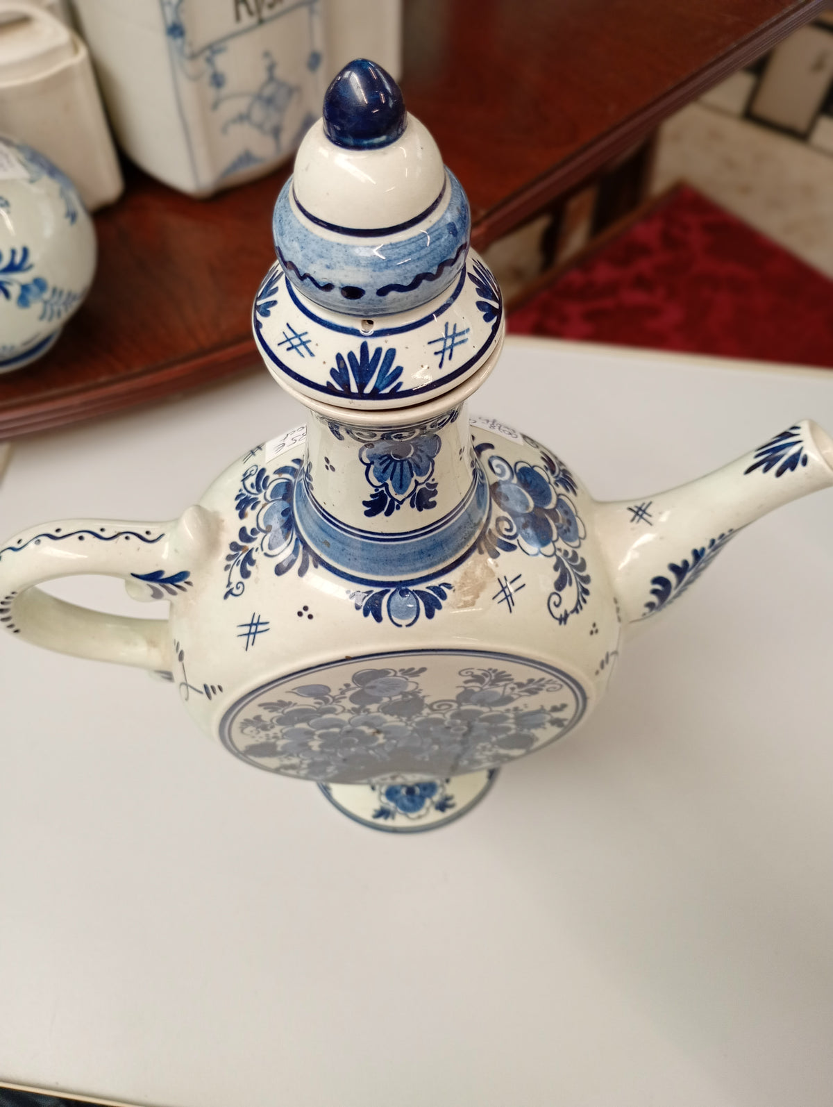 Pelgrimkan op voet-Delfts blauw