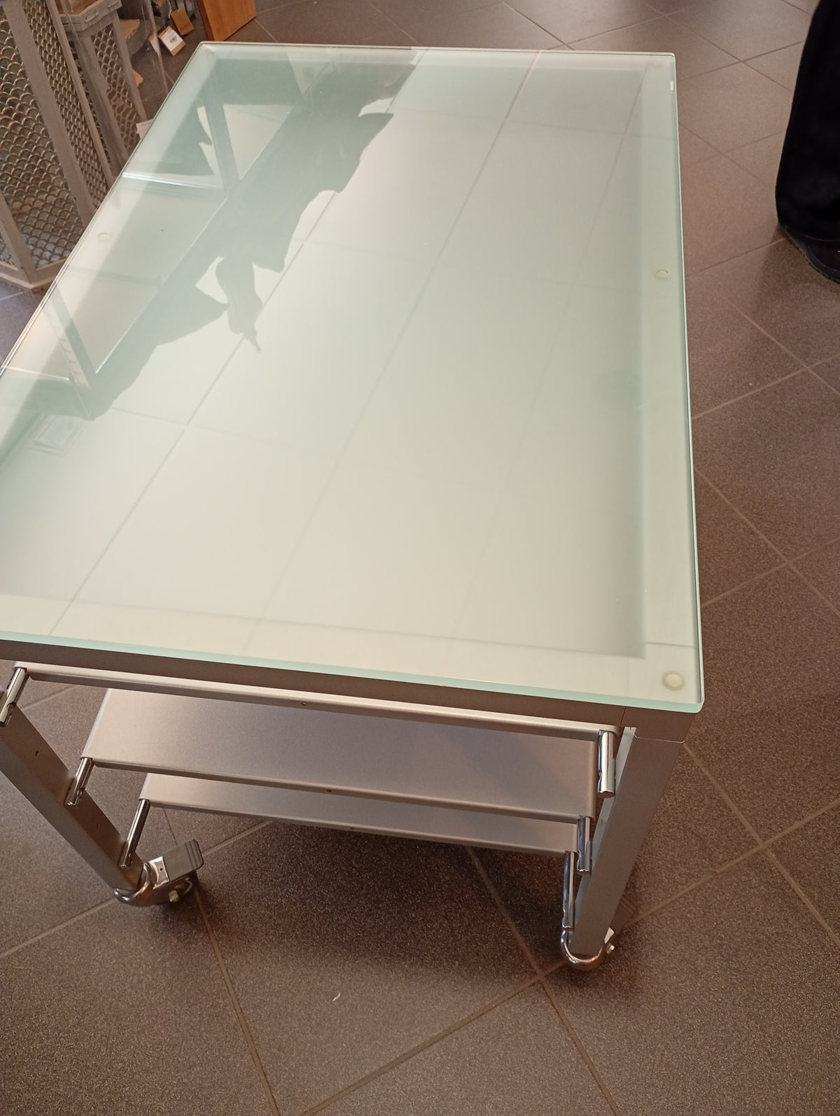 Rol tafel metaal glaswerk