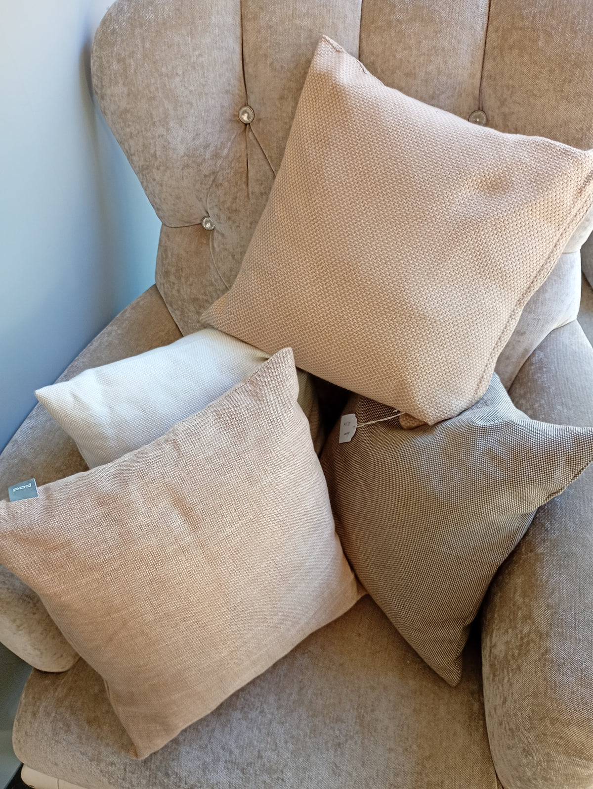Kussen beige tinten-nieuw-allerlei 12,50 euro
