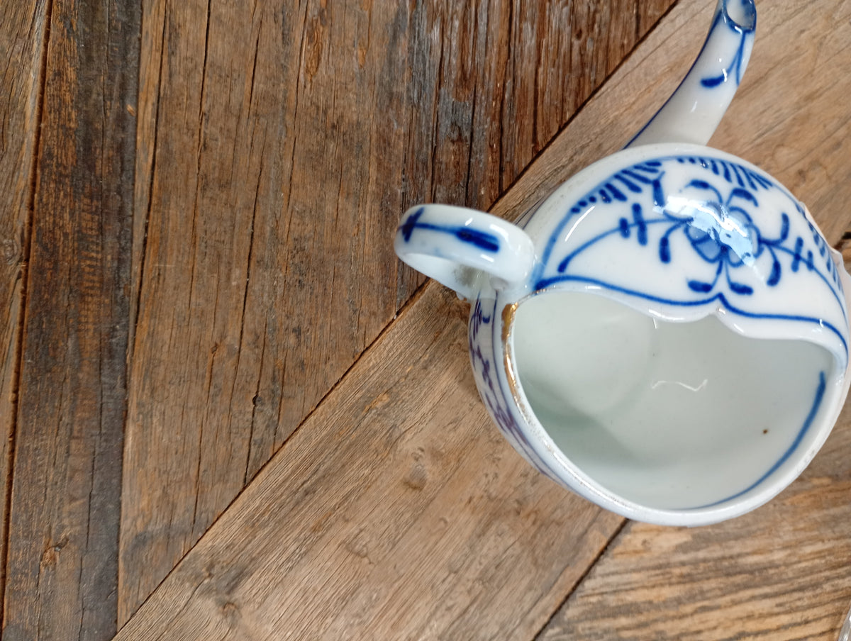 Melkkannetje blauw keramiek