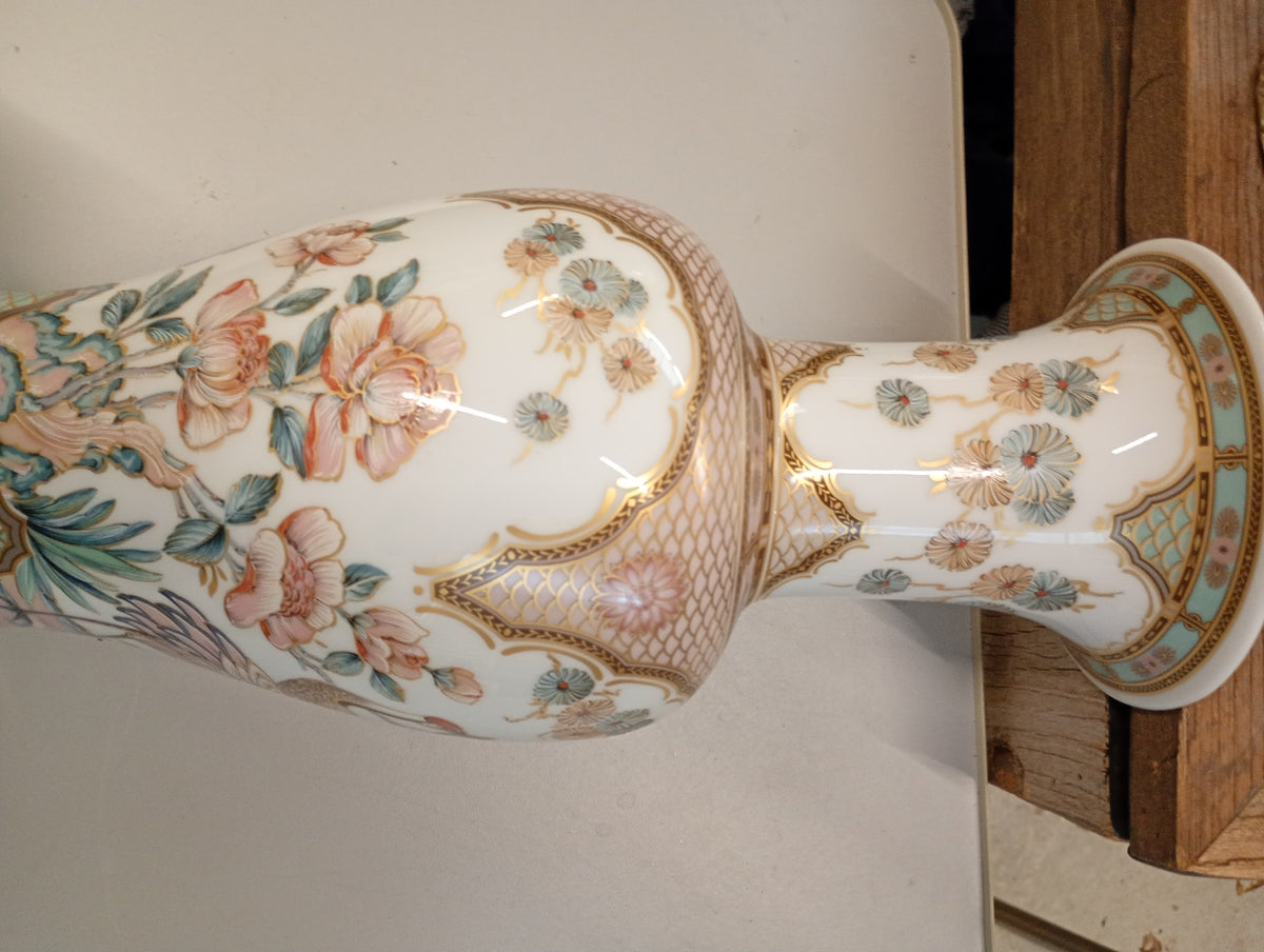 Porseleine vaas van Kaiser 35 cm