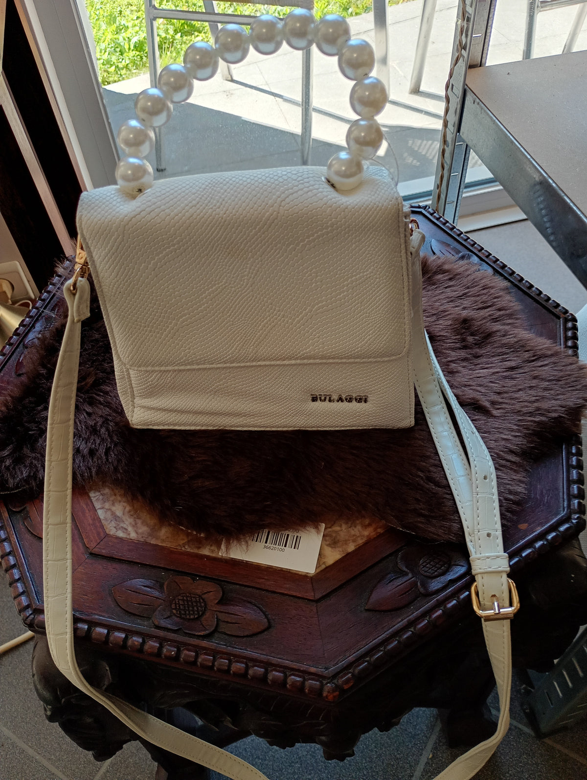 Handtas met parels creme