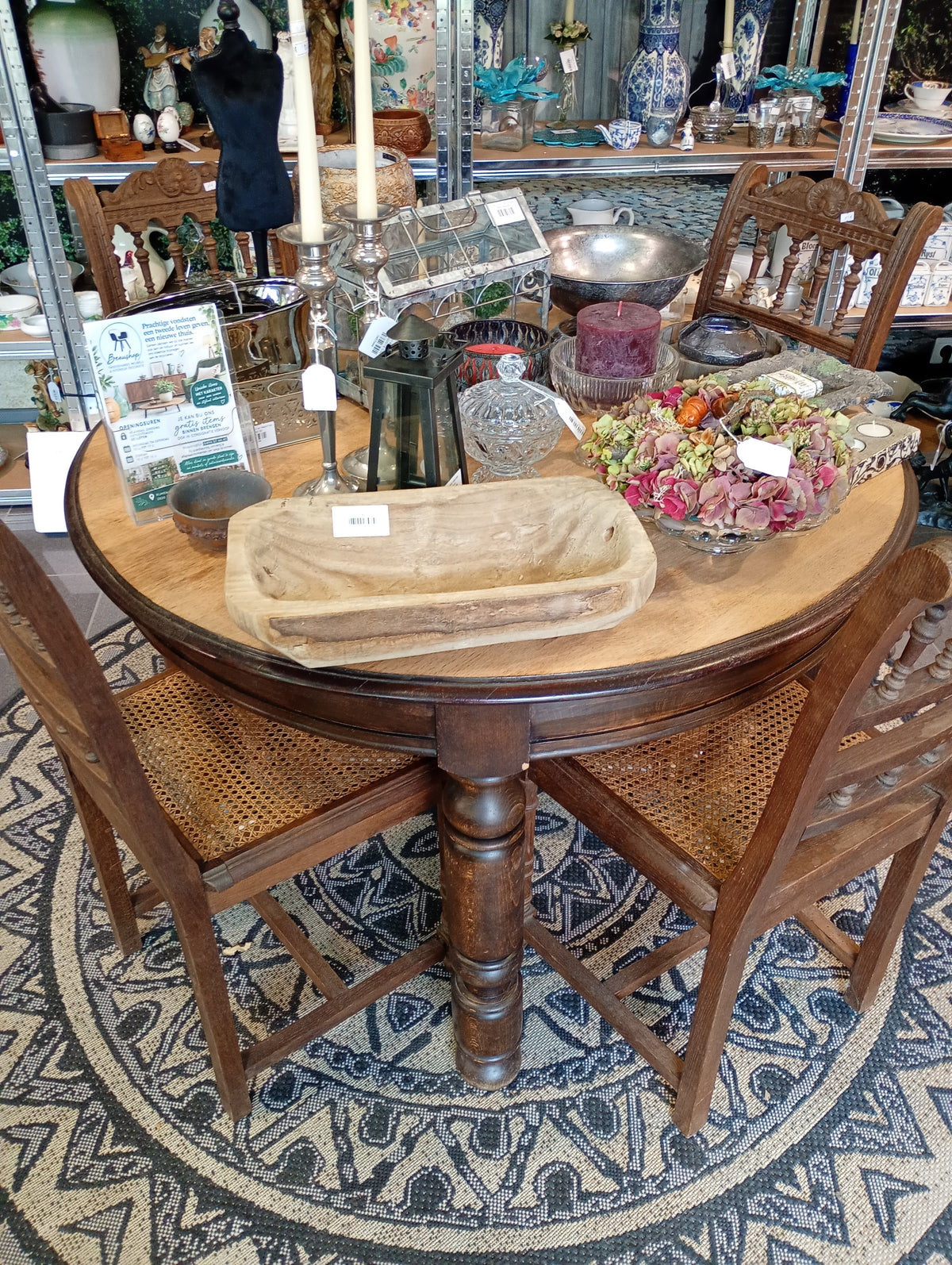 Massief houten ronde tafel