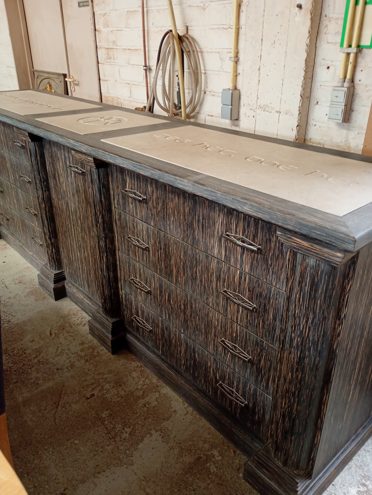 Prachtige ambachtelijk dressoir